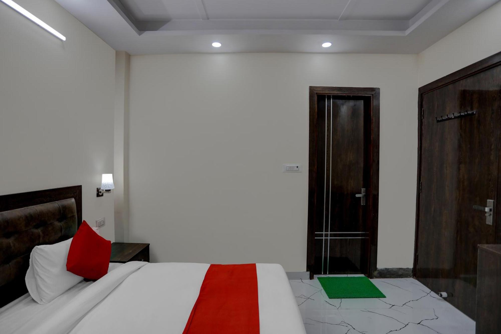 O Diamond 3* New Delhi